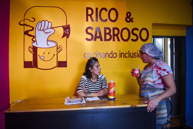 Una cooperativa de chicas trans abrió su propio emprendimiento gastronómico en Pichincha