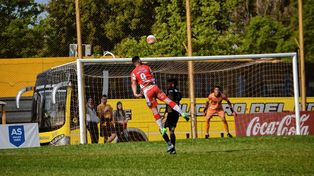 Atlético Paraná sigue sin levantar cabeza. Perdió 1 a 0 ante Crucero del Norte y peligra su permanencia en el Federal A.