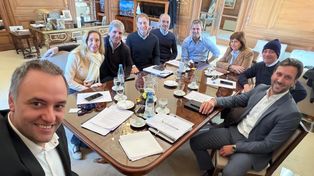 La reunión de la mesa política del gobierno se realizó en el despacho del jefe de Gabinete, Manuel Adorni.