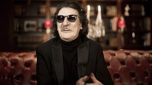 Homenaje. Estuvo perfecto porque yo estaba viendo la tele acá en la cama y me encantó los temas que tocaron, la banda que se armó... , dijo Charly.