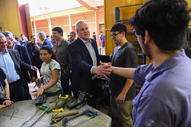 El ministro se refirió a la necesidad de dotar de mayor equipamiento y presupuesto para reforzar la educación técnico-profesional.