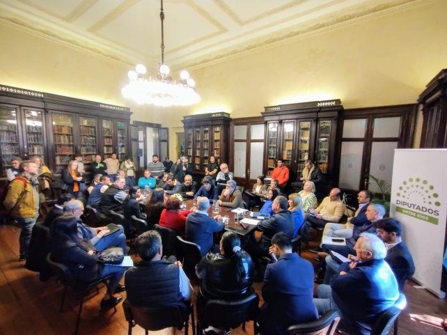 Caja de de Jubilaciones: la Mesa Intersindical por la Defensa se reunió con diputados oficialistas
