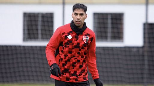 Lucas Carrizo llegó a Newells este jueves y se perfila como titular para el sábado