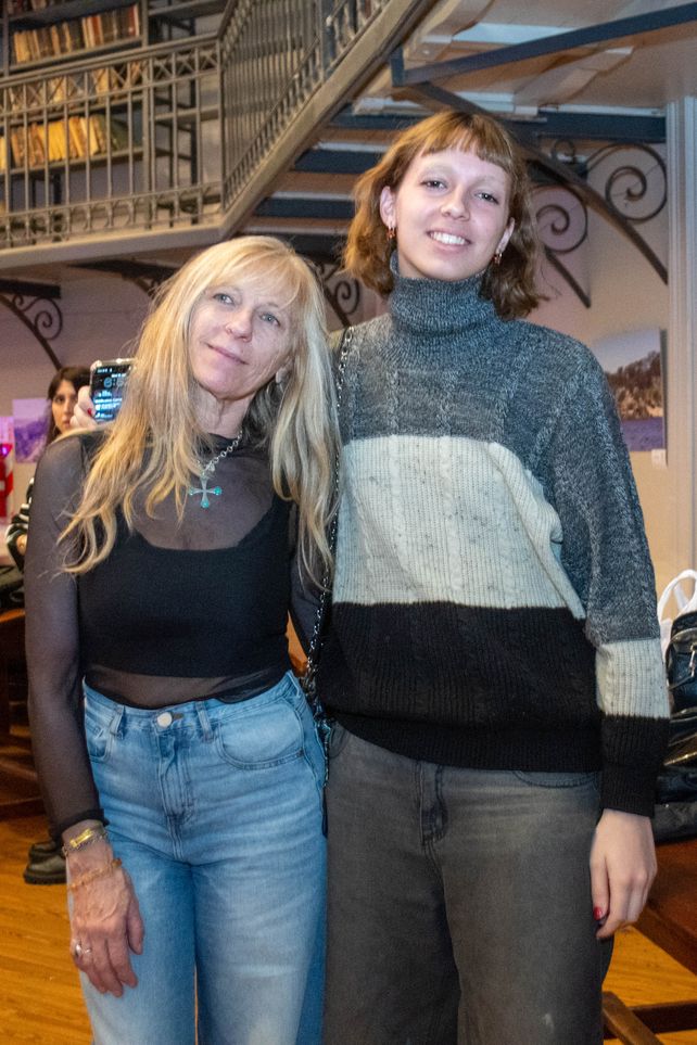 Clara y Carina Giles