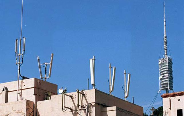 La ordenanza que rige la instalación de antenas de telefonía celular fue aprobada en 2006. (Foto de archivo)
