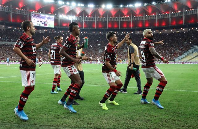 Flamengo aplastó a Gremio y definirá con River la Copa Libertadores