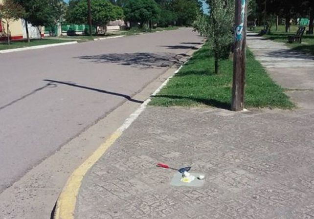 Ola de calor: un intendente cocinó un huevo frito sobre una vereda