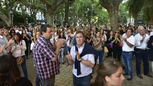accidente y protesta. Familiares y amigos de Marcelo Ito Ceisas protagonizaron varias marchas exigiendo Justicia frente a la Municipalidad. &nbsp; &nbsp;
