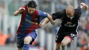 Lionel Messi y Luis Rubiales, mano a mano en un encuentro entre Barcelona y Levante.