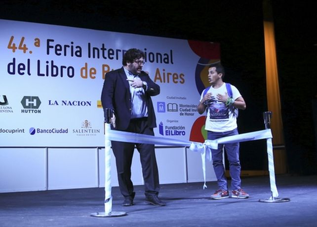 reclamo. Un estudiante cruza al ministro de Cultura Pablo Avelluto.&nbsp;