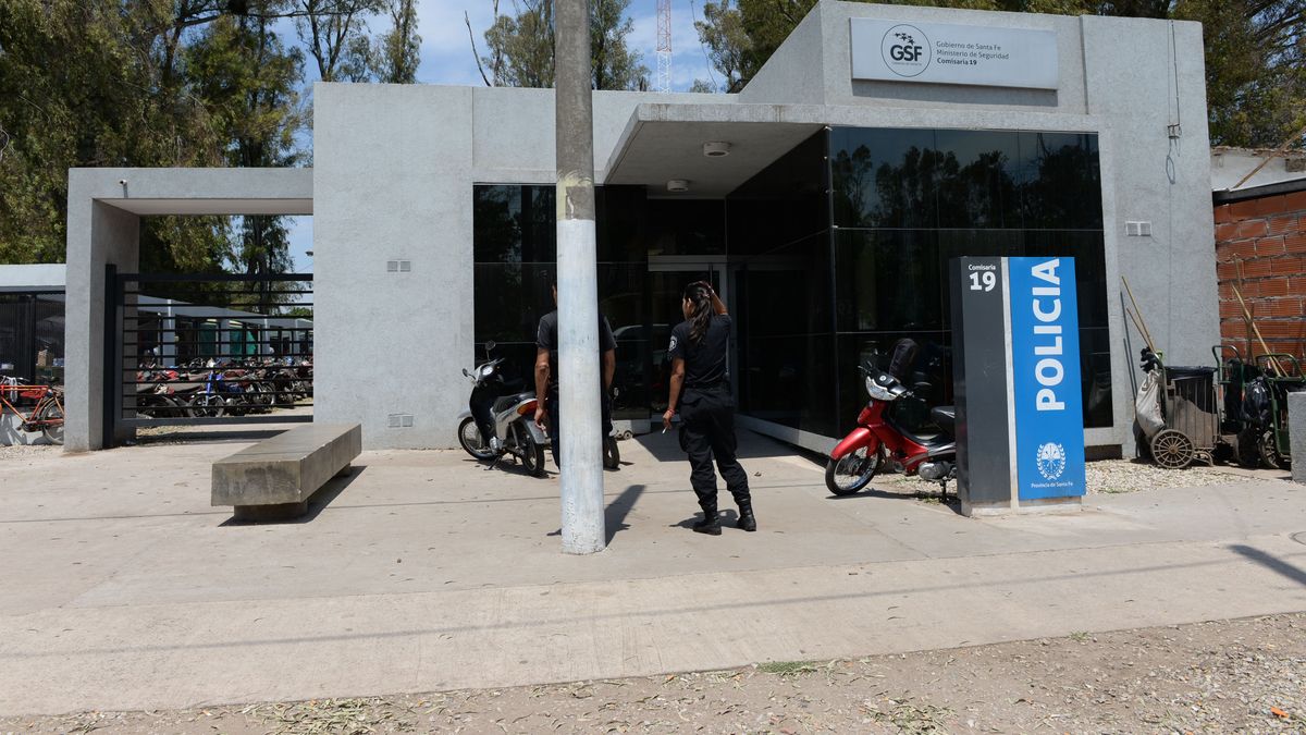 Dos policías santafesinos se filmaron teniendo sexo en un patrullero