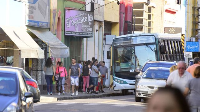 A diario. El del colectivo es uno de los servicios más sensibles