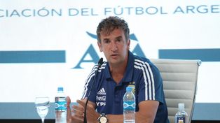 Después de la polémica, Federico Beligoy salió a defender a los árbitros y cruzó tanto a Larriera como a Tévez.
