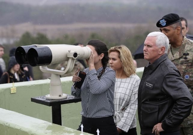 a ver. La hija del vice Mike Pence