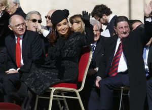 Cristina siguió la ceremonia de asunción del Papa sentada en primera fila