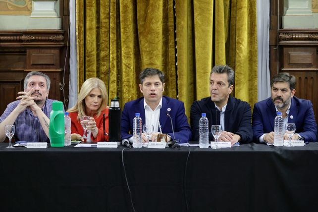 La dirigencia de Unión por la Patria se reunió en la Gobernación bonaerense.