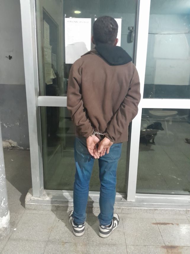 El hombre de 34 años quedó bajo arresto en la seccional de zona oeste.