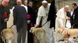 Piden al Papa que derogue una norma que prohíbe mascotas en propiedades del Vaticano