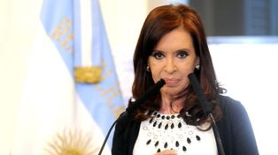Diecisiete niños y jóvenes se convirtieron en ahijados de Cristina Fernández