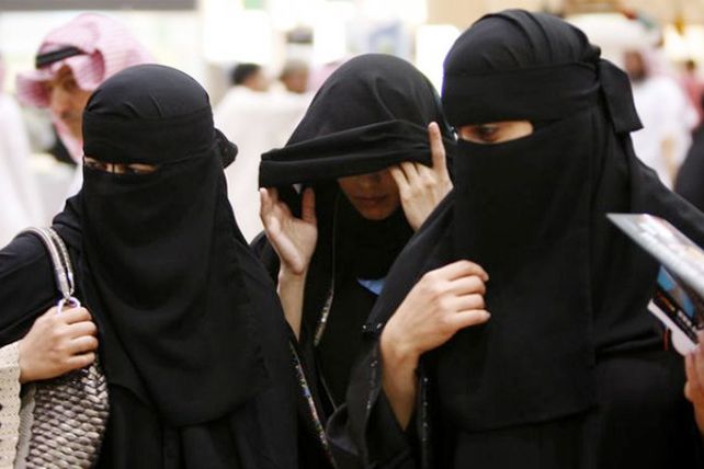 Insólito: Arabia prohíbe el uso de hamacas a las mujeres