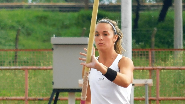 La santafesina Aldana Garibaldi es una de las especialistas en Salto con Garrocha que participará de la prueba provincial de atletismo.