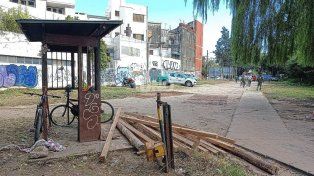 Terrenos del ferrocarril Belgrano que fueron desalojados por la Municipalidad en barrio Mariano Comas