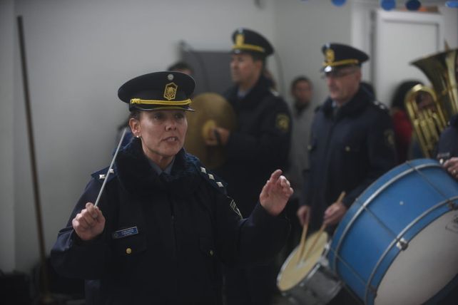 Al frente. Carina Stieb comenzó como flautista a los 14 años y en 2007 había ingresado a la orquesta policial.