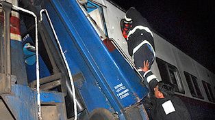 Al menos 70 heridos al chocar una locomotora contra una formaci&oacute;n cerca de Lezama