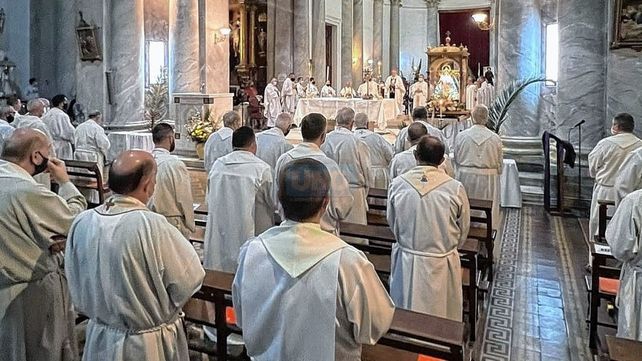 Sacerdotes. Le pido al Señor que renueve nuestro fervor y entrega