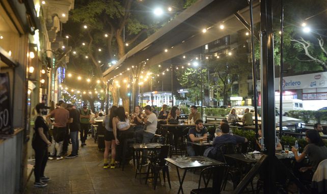 El sector gastronómico teme que haya nuevos anuncios de restricciones horarias.