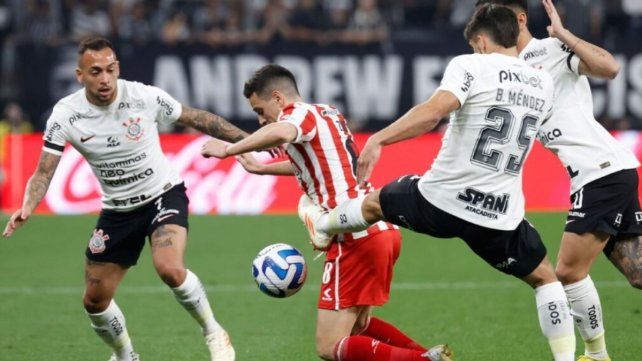 Estudiantes visita a Corinthians con la ilusión de volver a las semifinales de Libertadores