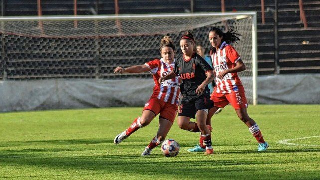 Unión perdió el invicto contra Defensores de Belgrano en el Torneo de Primera B.