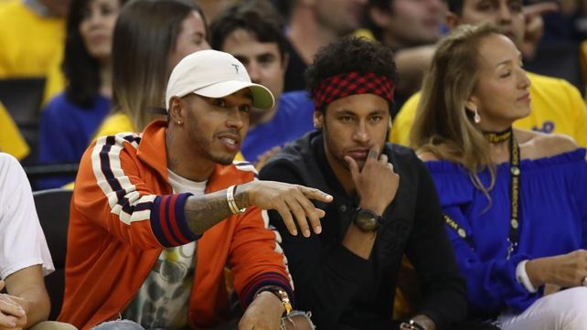 Neymar y un obsequio especial para los Warriors