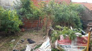 El patio de la vivienda en que se encontraban los sospechosos en barrio Toba