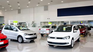 El gobierno analiza un proyecto para reducir los impuestos a los autos: qué pasará con los precios