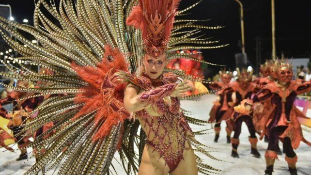 Gualeguaychú: casi 18.000 asistentes disfrutaron de la segunda noche del Carnaval del País