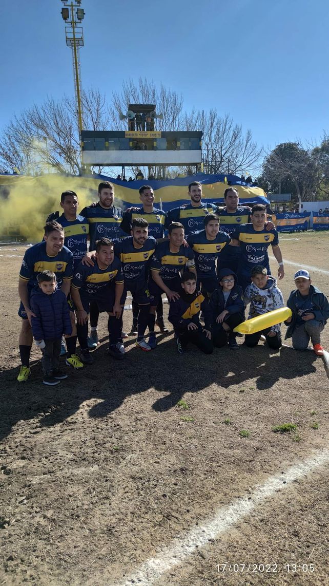 El auriazul de Villa Constitución impuso su juego en el estadio La República y con la diferencia a favor de dos goles irá a la revancha para desbancar al último campeón. Porvenir Talleres intentará repetir los últimos dos títulos logrados en los Apertura de 2019