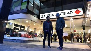 Se viene el feriado largo y las galerías del centro y los centros comerciales barriales definieron cómo trabajarán ambos días.