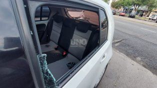La automovilista sufrió el robo de dos mochilas de su auto
