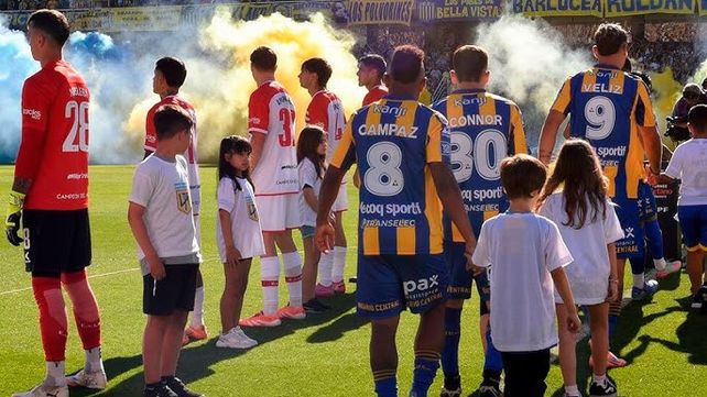 Noviembre de 2025, el día en que el plantel del Pincha e dio la espalda a los jugadores de Central. Noviembre de 2025, el día en que el plantel del Pincha e dio la espalda a los jugadores de Central.