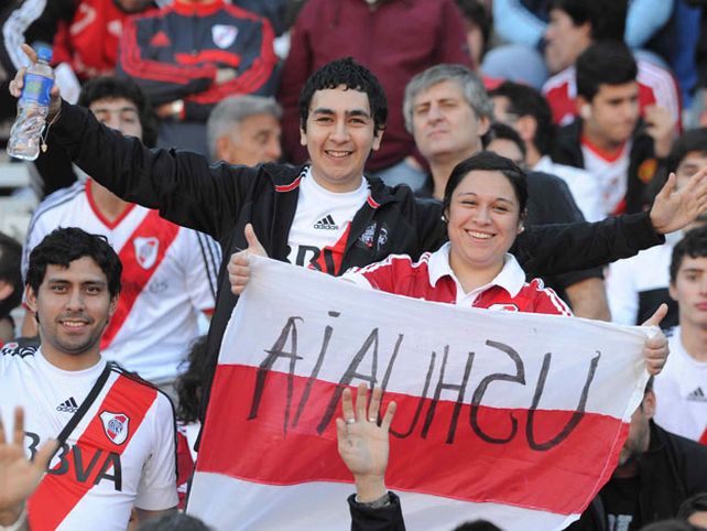 El negro, rojo y blanco: la llave de acceso al estadio Monumental