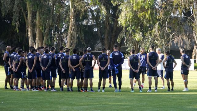 Cómo fue el primer entrenamiento de Central en suelo chileno