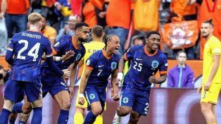 Países Bajos enfrenta a Turquía en el último cotejo por los cuartos de final de la Eurocopa.