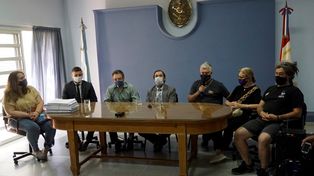Al cumplirse el primer aniversario, el fiscal De Pedro junto a la familia de María Florencia Gómez Pouillastrou y a su par Carlos Zoppegni, quien investigó en los inicios del caso, contaron cómo marchaba el trámite de la pesquisa.