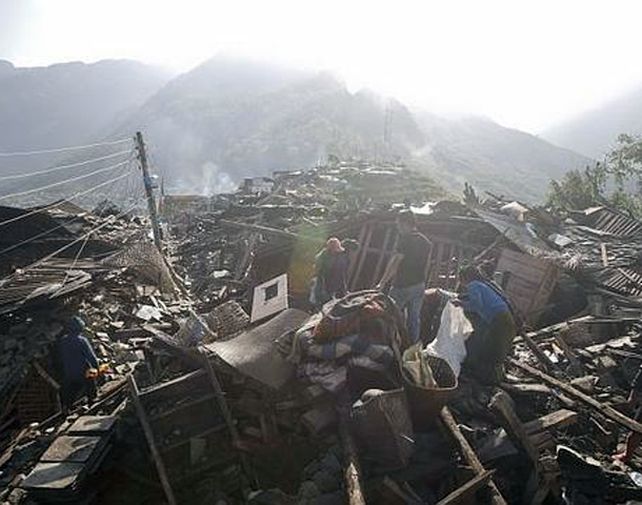 El gobierno de Nepal dijo ayer que ya no había esperanzas en encontrar más sobrevivientes.