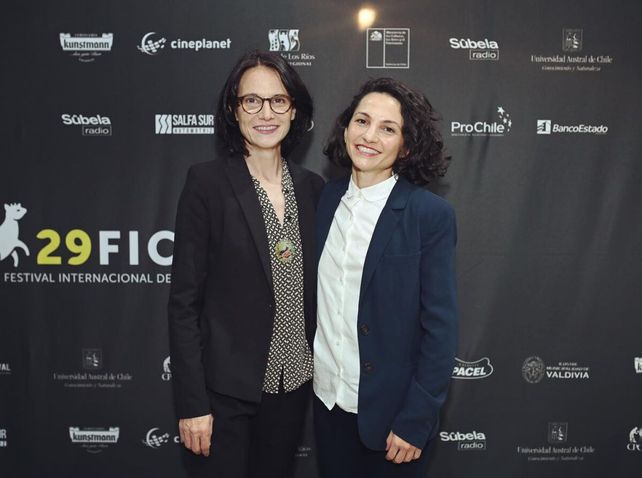 La actriz Aline Küppenheim y la directora Manuel Martelli.