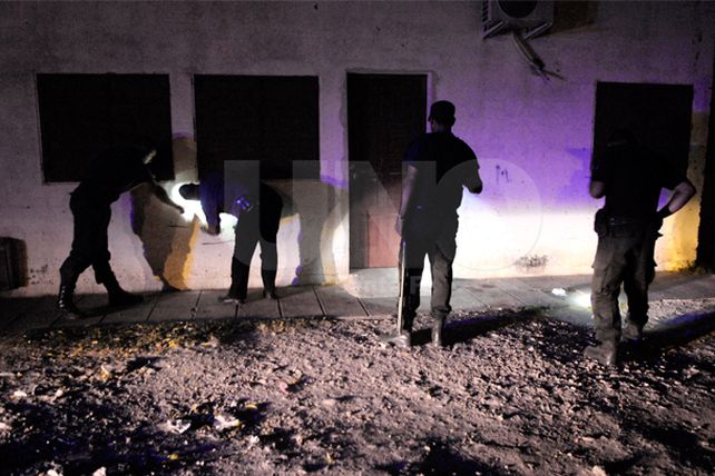 Asesinan a un hombre a tiros y puñaladas en el Fonavi Don Bosco