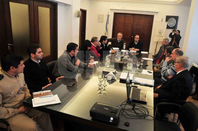 Encuentro. Fue en el segundo piso del Palacio Municipal y comenzó pasadas las 17. Participaron distintos organismos.