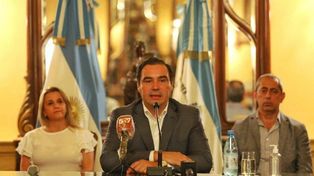 Gobernador no cree en los números oficiales de la pobreza