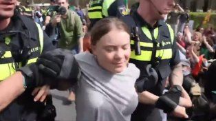 Greta Thunberg fue detenida en Países Bajos por cortar el tránsito